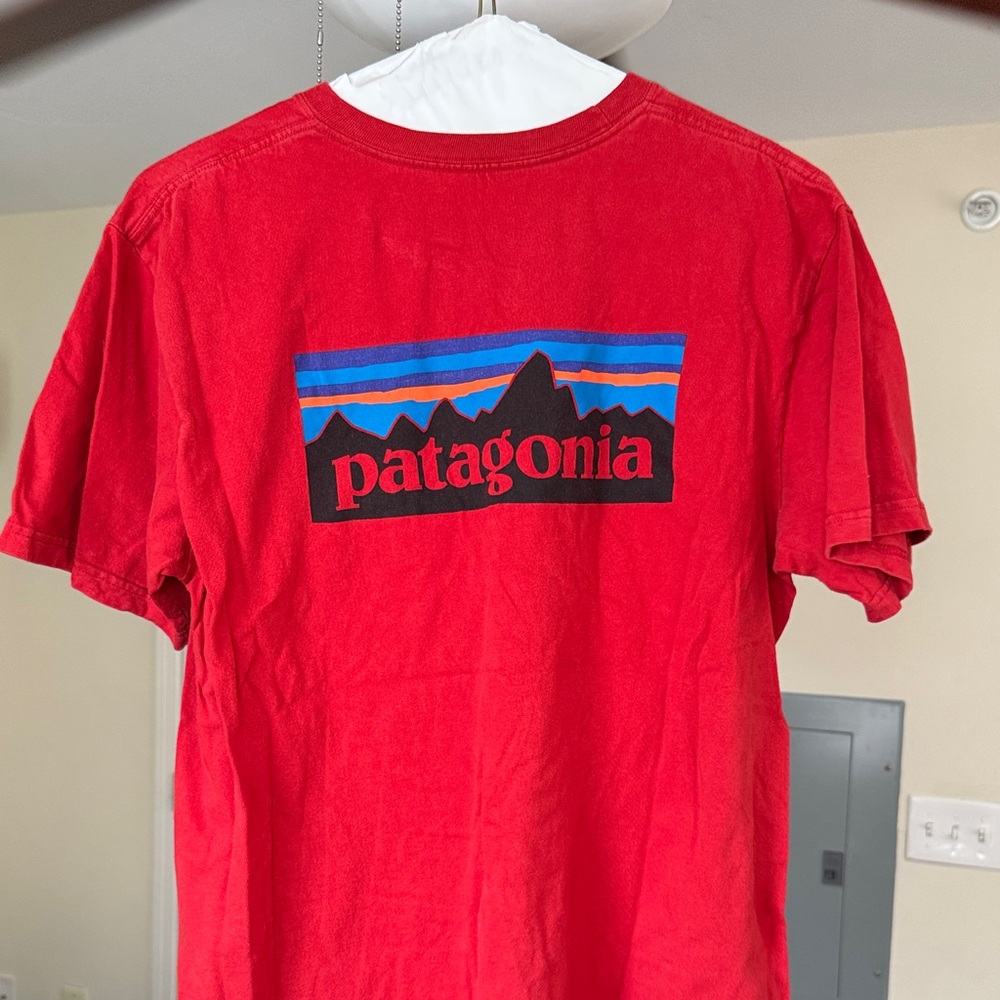 Patagonia Men's Vibrant Red Short Sleeve Tee